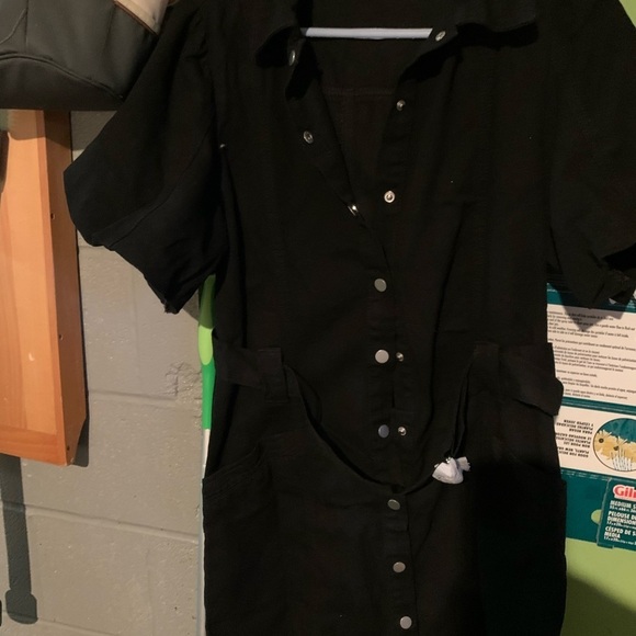 None Dresses & Skirts - Dress Women’s button down dress size large
In black